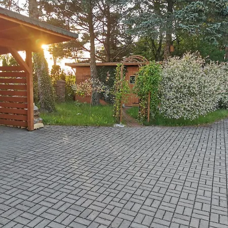 Bliss Garden Retreat House Zielonomi Вилла *