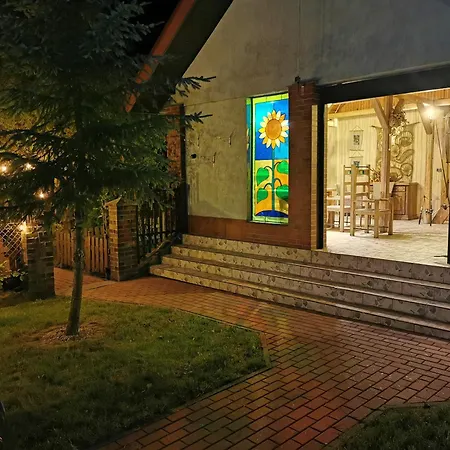 Вилла Bliss Garden Retreat House Zielonomi *