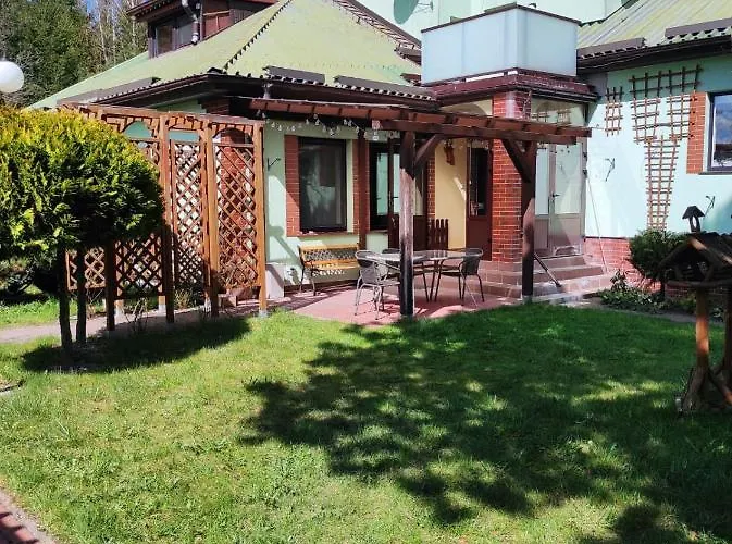 Bliss Garden Retreat House Zielonomi Lengenquell