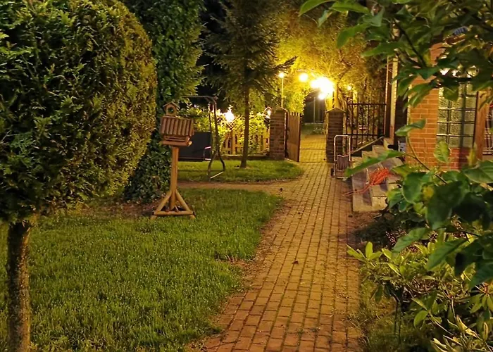 Bliss Garden Retreat House Zielonomi Vila Lengenquell